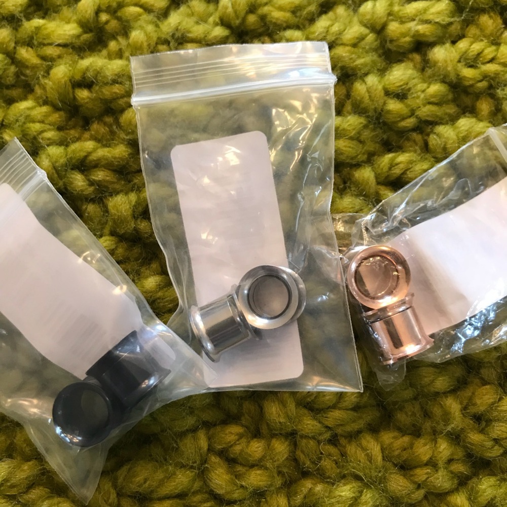 Bundle of 3 pairs of 00g (10mm) flesh tunnels BNIP
